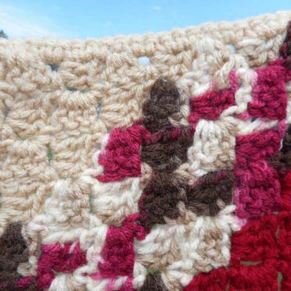 Beige Brown Raspberry lap blanket throw afghan - Picture 4 of 5